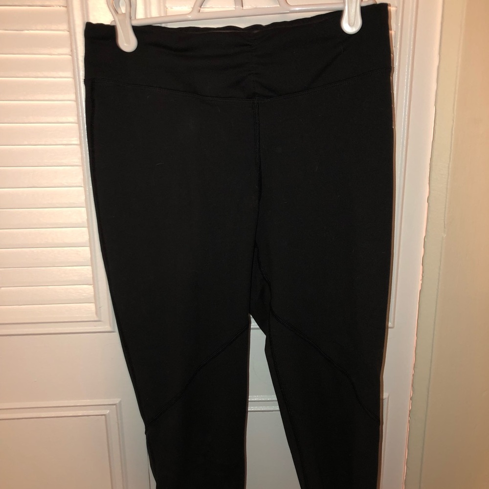 Black Reebok crop leggings